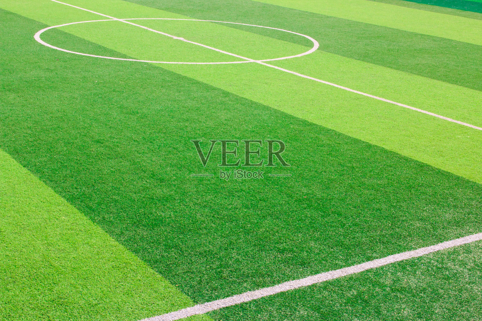 人造草地足球场上的白线设计模板素材