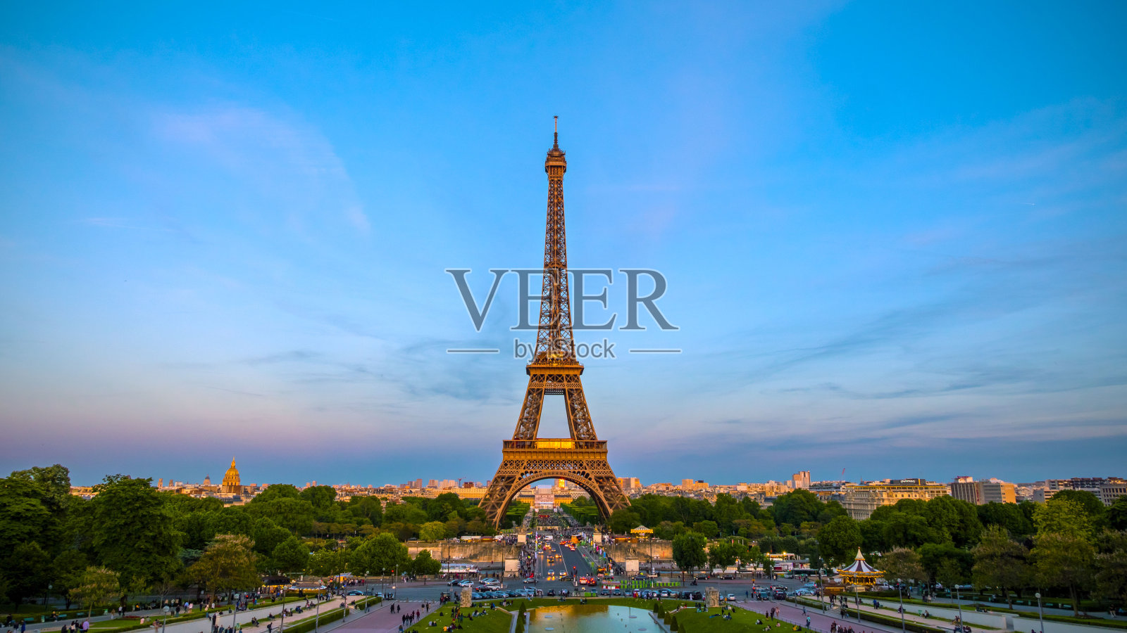傍晚日落巴黎埃菲尔铁塔的法国风景照片在黄金时间照片摄影图片