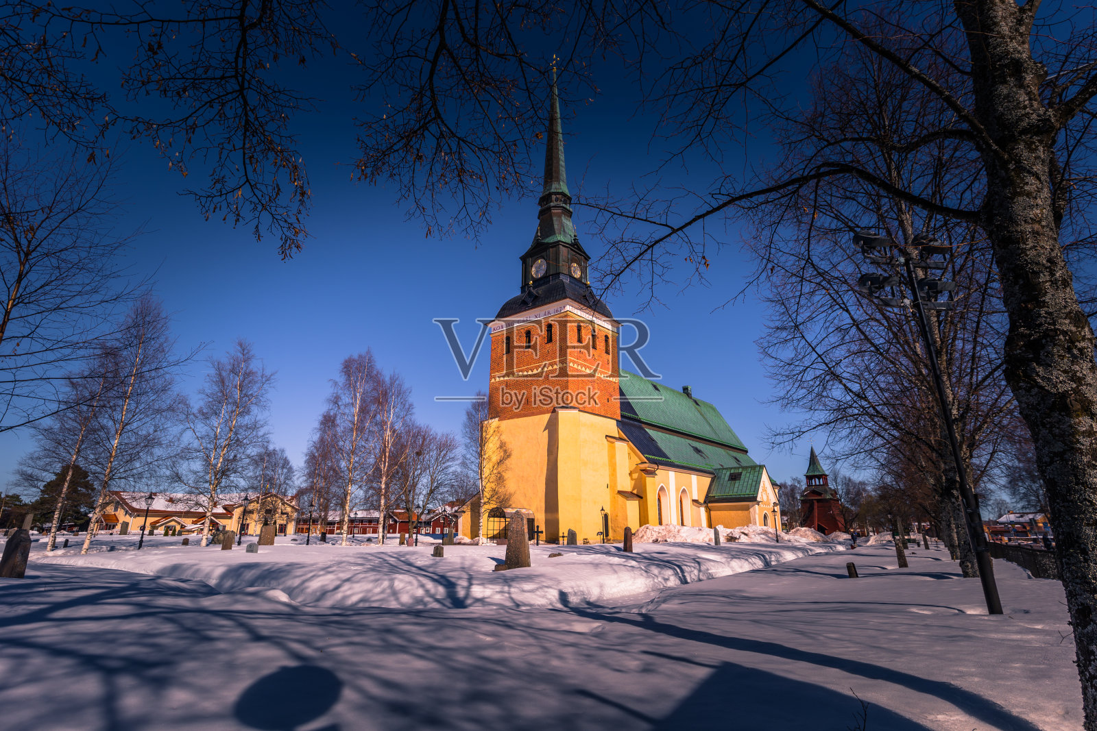 2018年3月30日，瑞典达拉那莫拉镇的教堂照片摄影图片