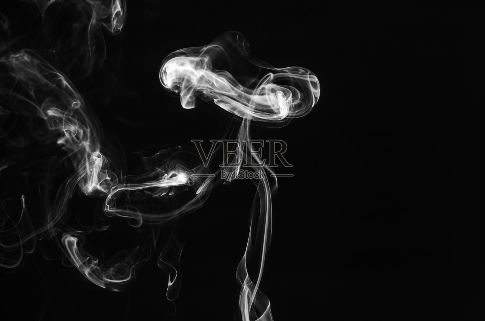 白色烟雾抽象背景。照片摄影图片