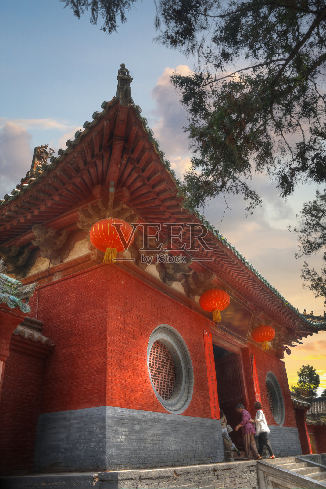 少林是中国中部的一座佛教寺院。照片摄影图片