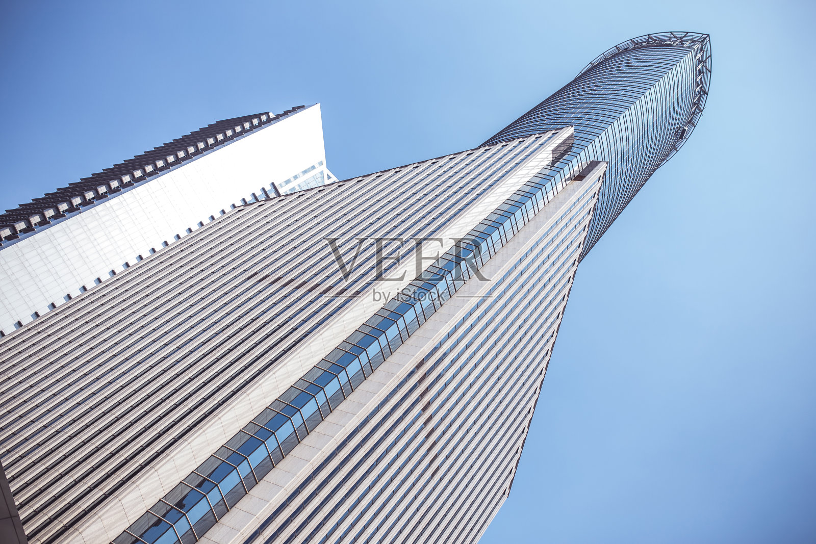 摩天大楼位于上海市中心照片摄影图片