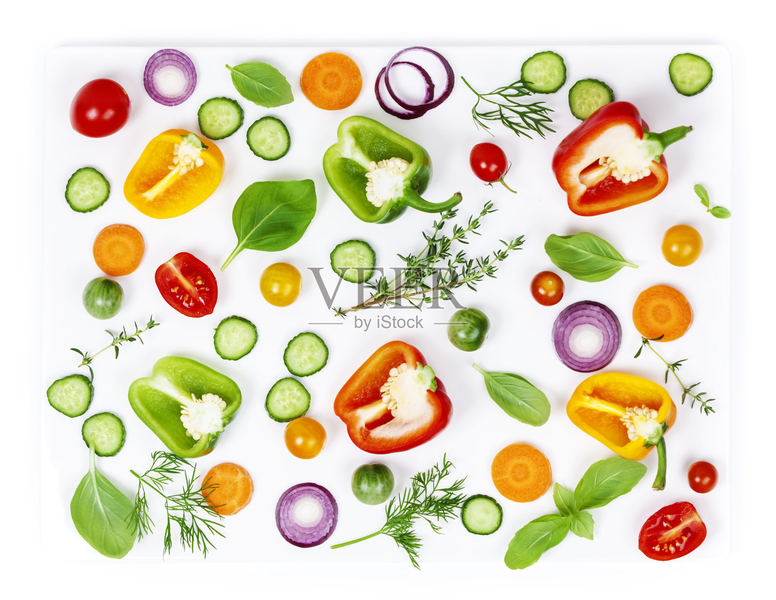 新鲜的有机蔬菜孤立在白色背景，俯视图照片摄影图片