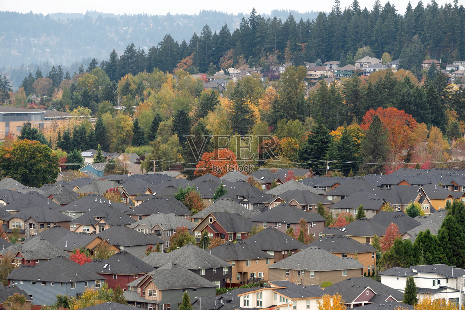 人口密集的北美郊区住宅小区欢乐谷或秋季照片摄影图片