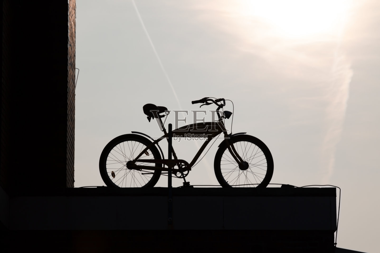 自行车与轮廓照片摄影图片
