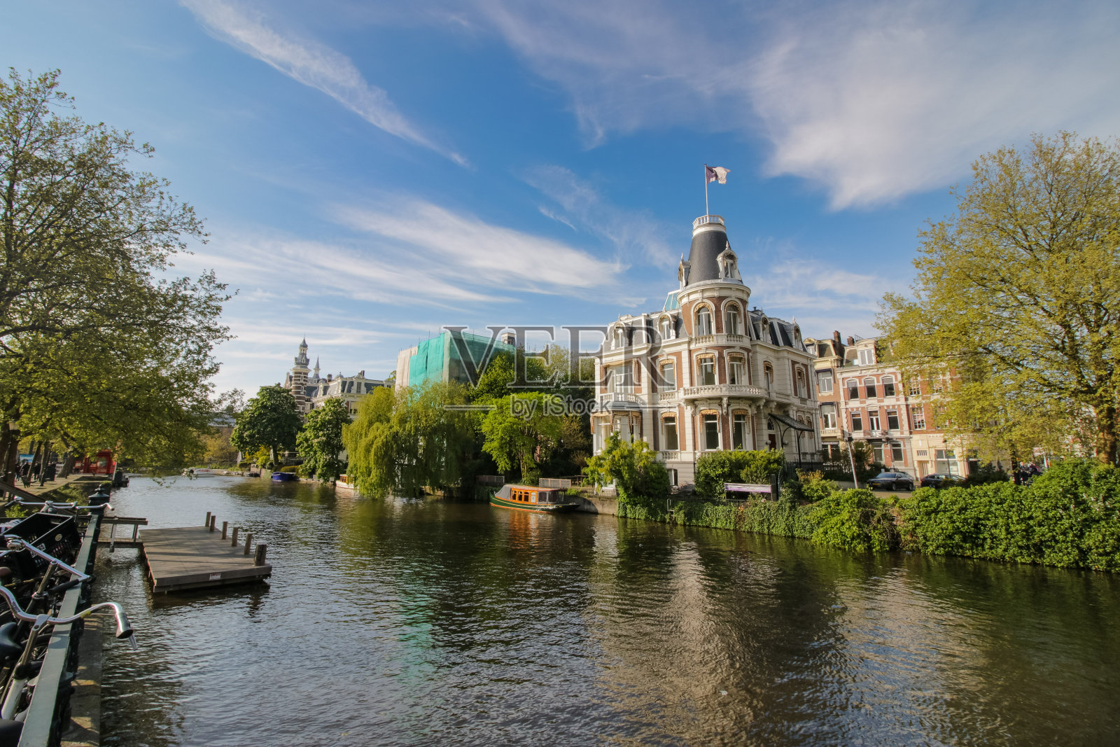 阿姆斯特丹运河边的景色照片摄影图片