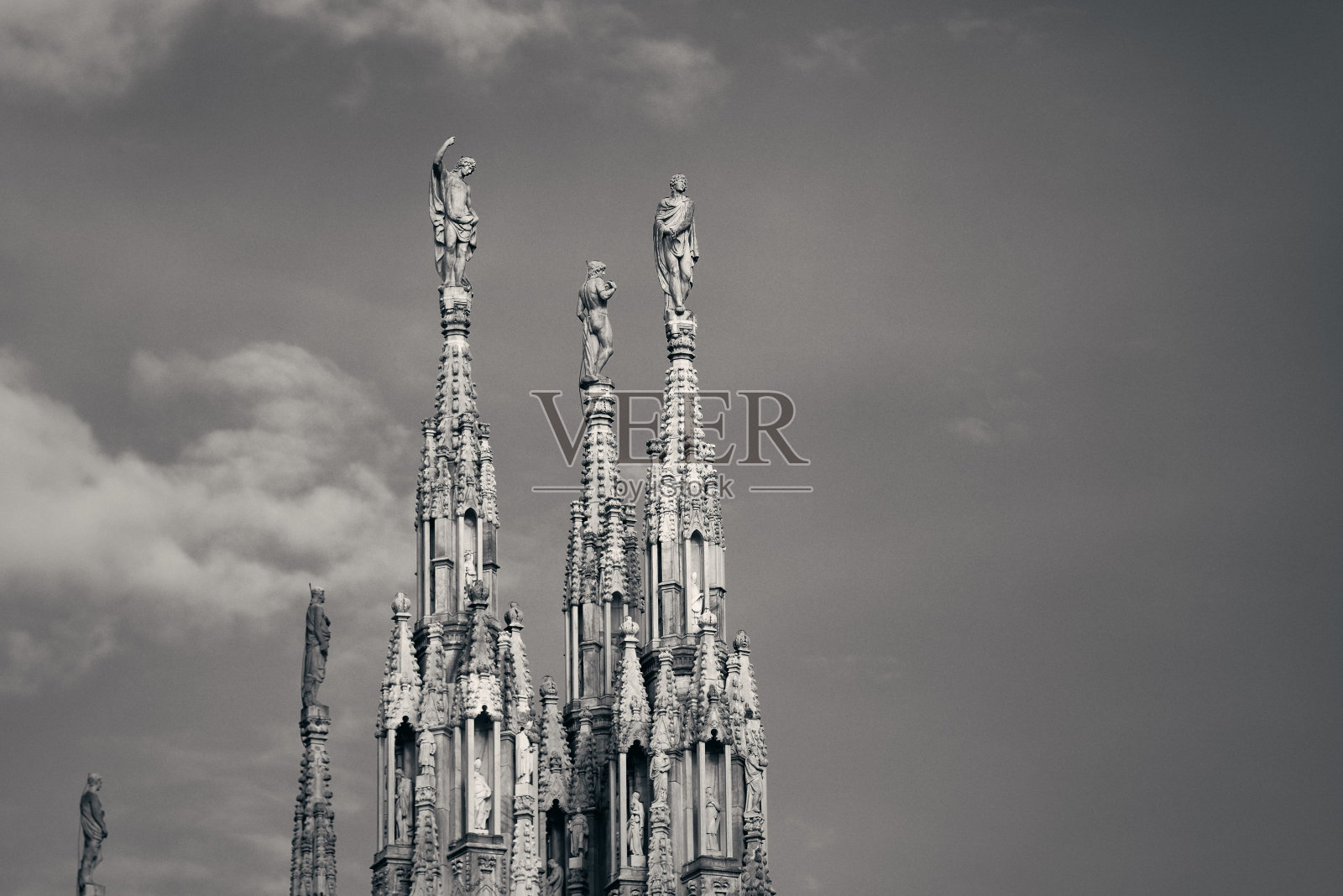 米兰大教堂的雕塑照片摄影图片