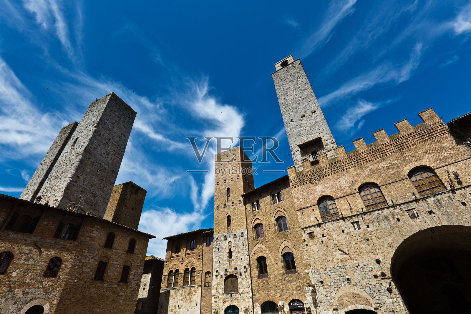 历史悠久的山城圣吉米尼亚诺，在托斯卡纳，意大利著名的塔照片摄影图片