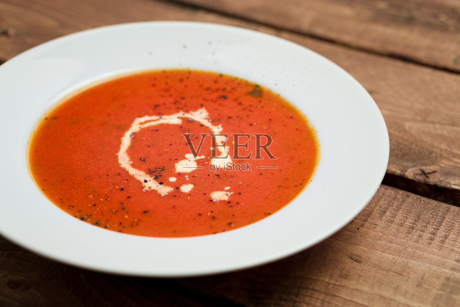 奶油蕃茄汤。照片摄影图片