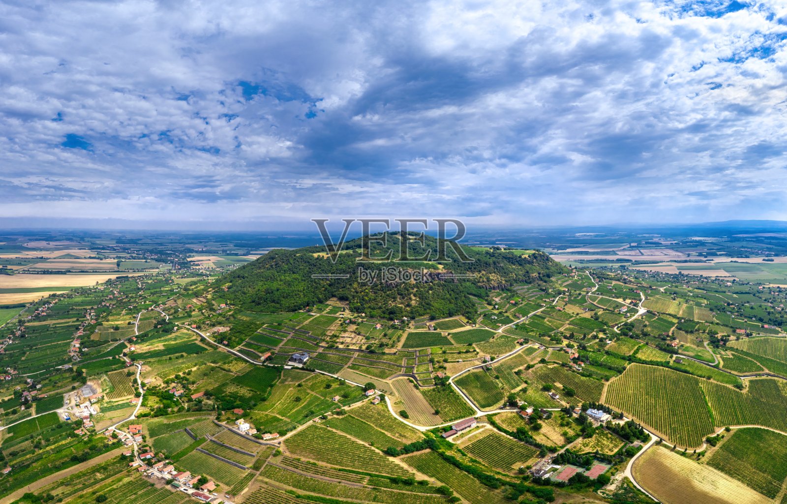 匈牙利索姆洛葡萄酒产区照片摄影图片