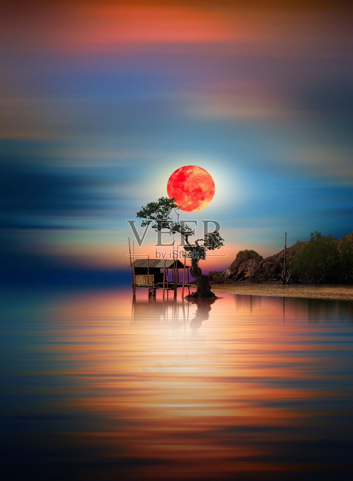 梦里的红月亮照片摄影图片