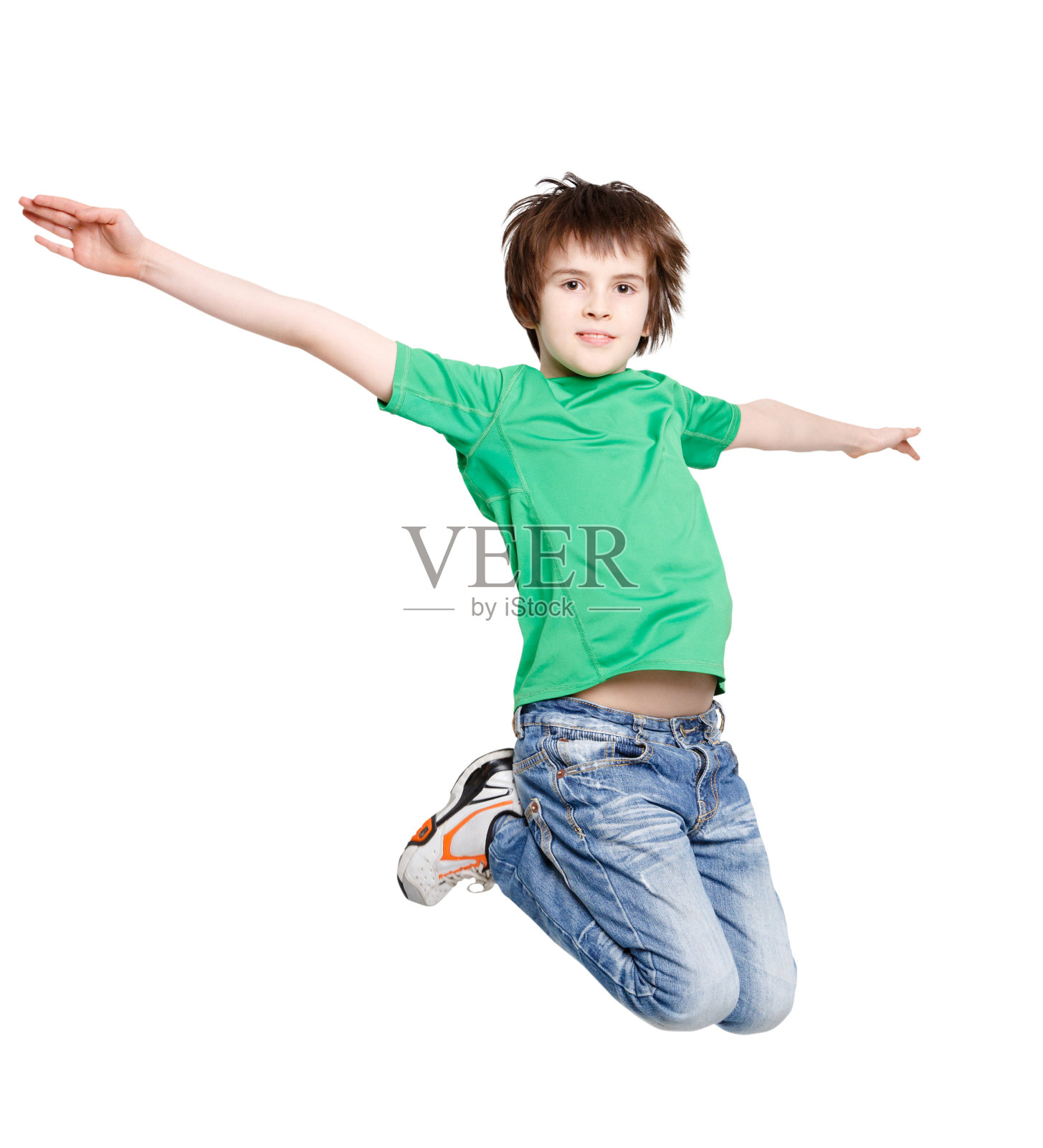 快乐的笑男孩跳跃在白色孤立的背景照片摄影图片