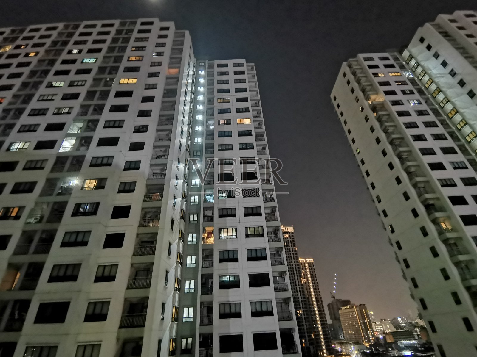 曼谷夜景塔的特写照片摄影图片