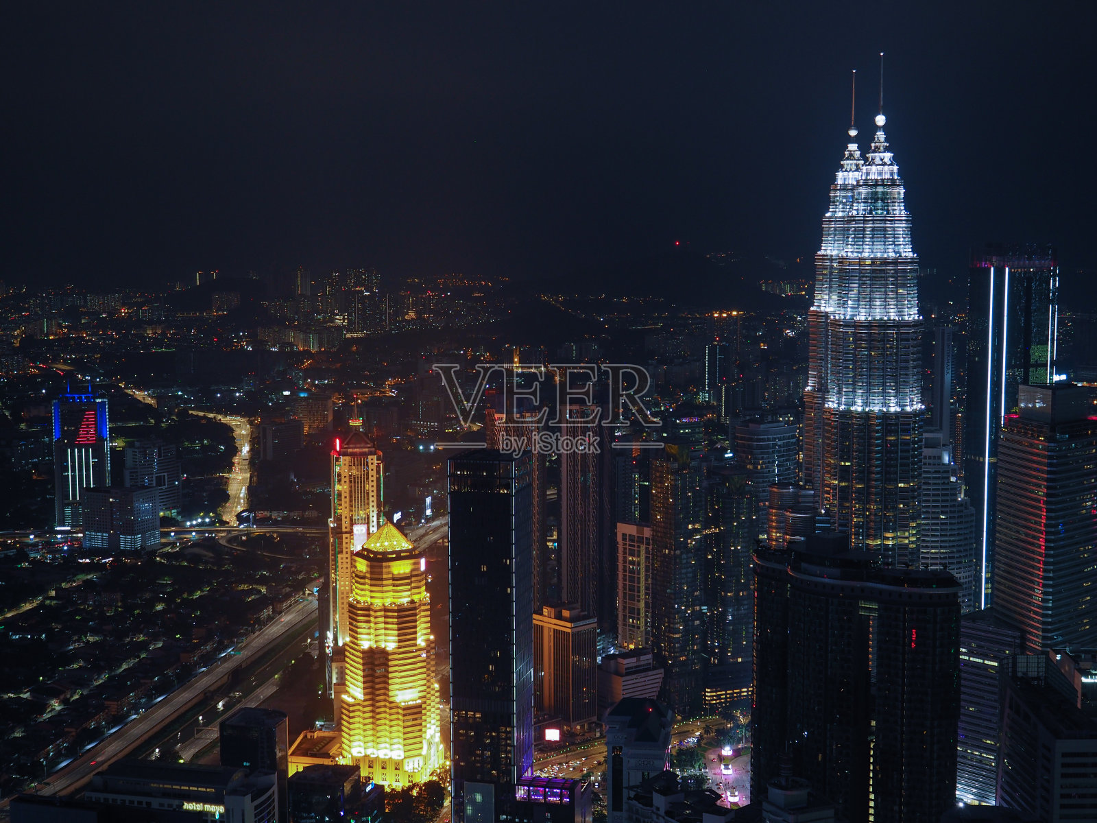 从吉隆坡塔到双子星塔的夜景吉隆坡塔从吉隆坡塔的夜景照片摄影图片