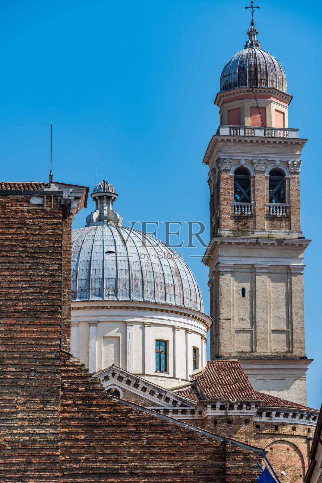 圣朱斯蒂娜修道院的钟楼照片摄影图片