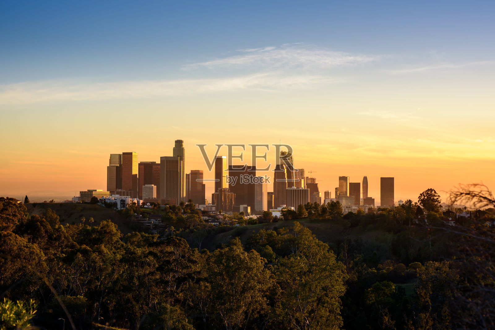 日落时分的洛杉矶市区天际线照片摄影图片