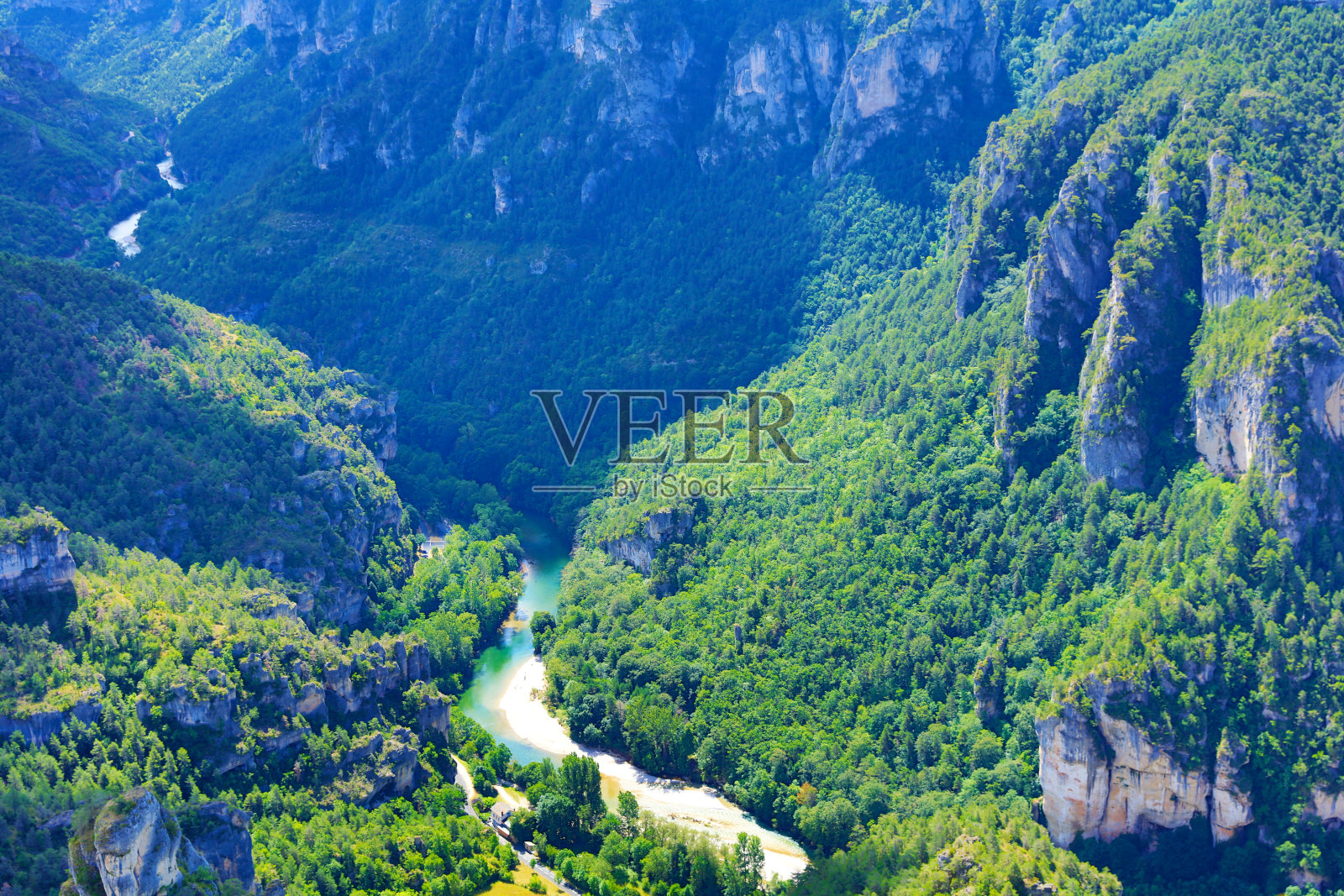 法国洛泽尔-艾维隆峡谷的景色照片摄影图片