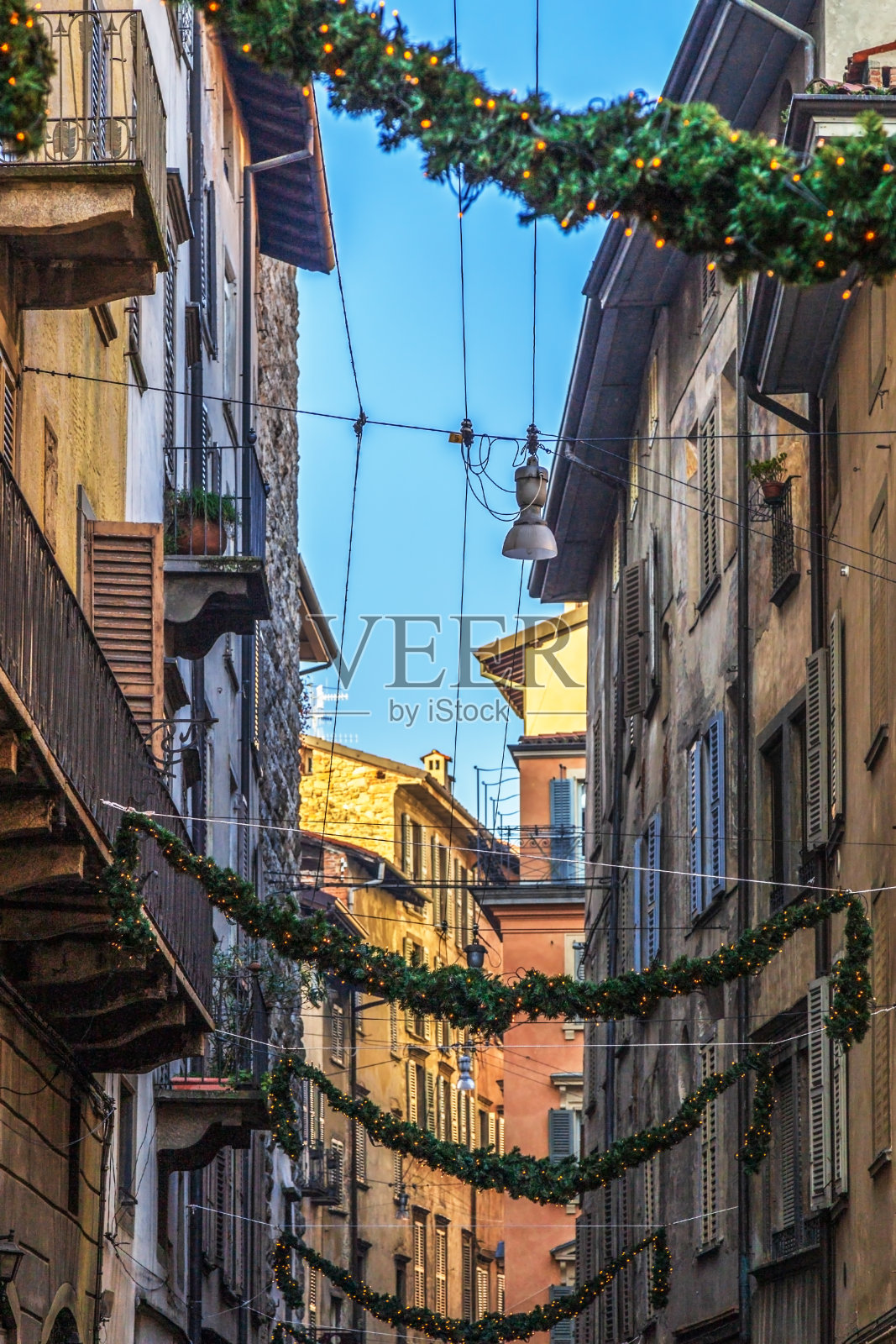 中世纪小镇Citta Alta的小街道，贝加莫，意大利照片摄影图片