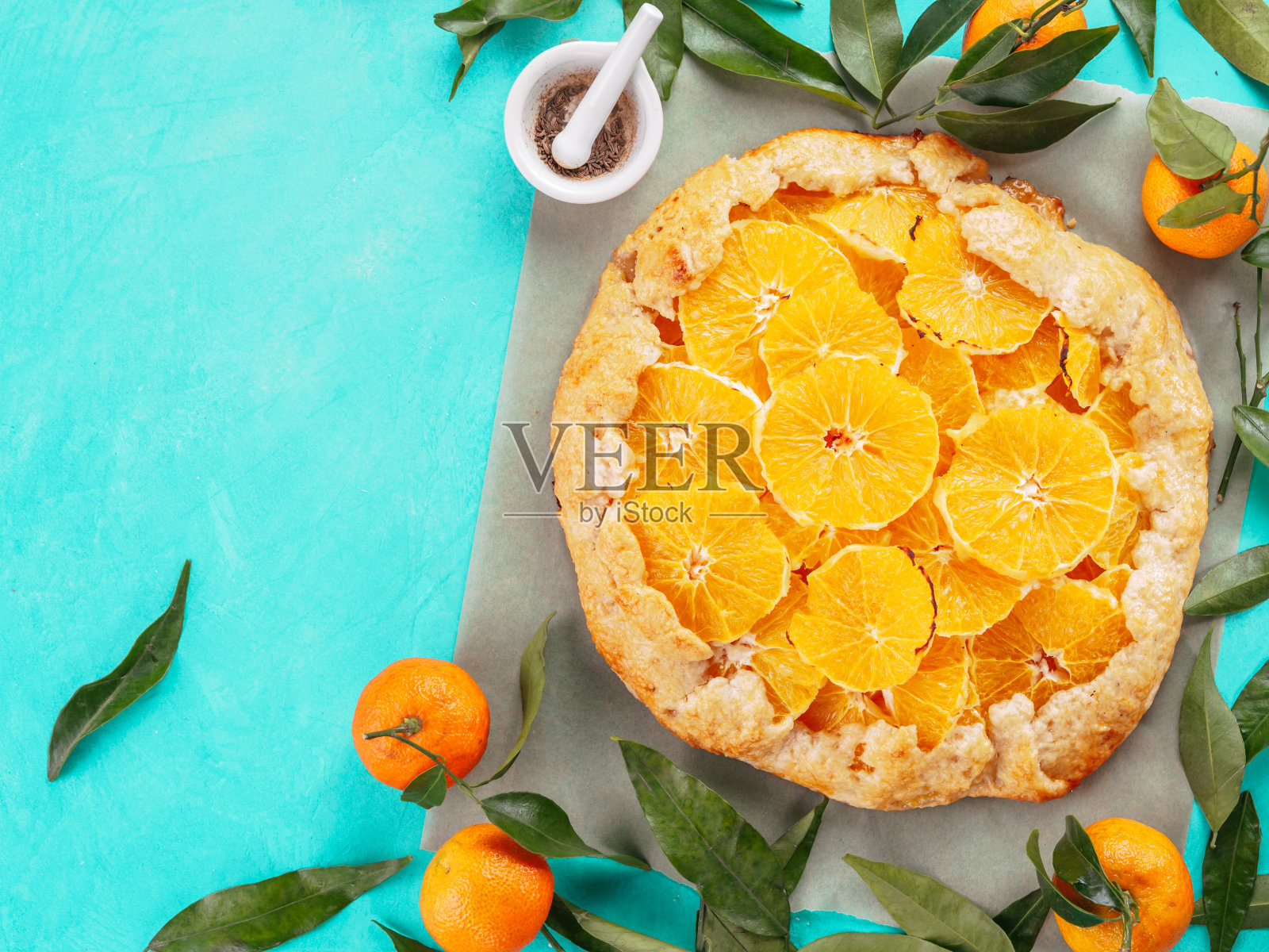 香菜和橘子馅饼照片摄影图片