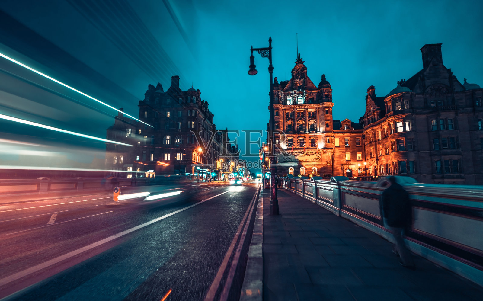 夜晚的苏格兰爱丁堡街道，英国照片摄影图片
