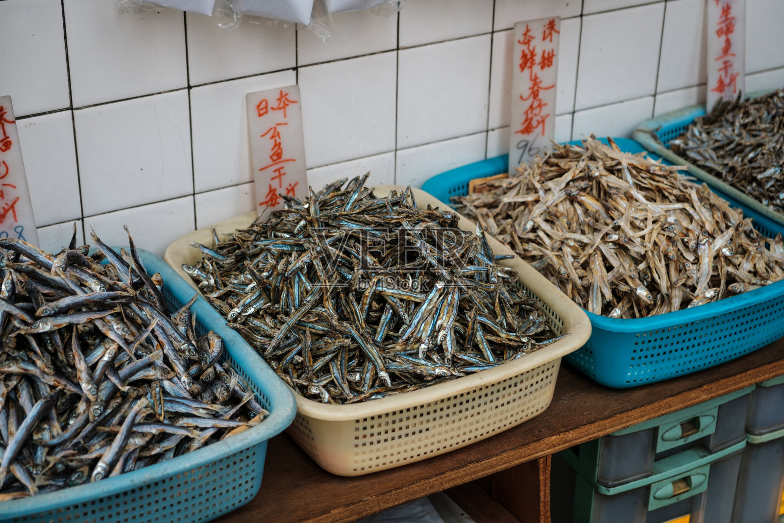 干鱼，中国香港鱼市场上的干鱼照片摄影图片