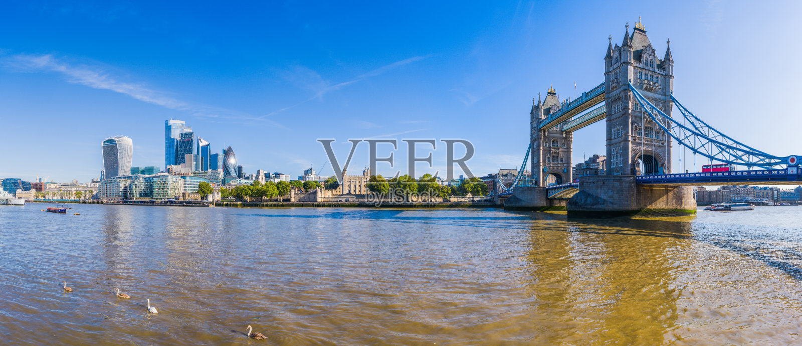 伦敦塔桥城摩天大楼俯瞰英国泰晤士河全景照片摄影图片