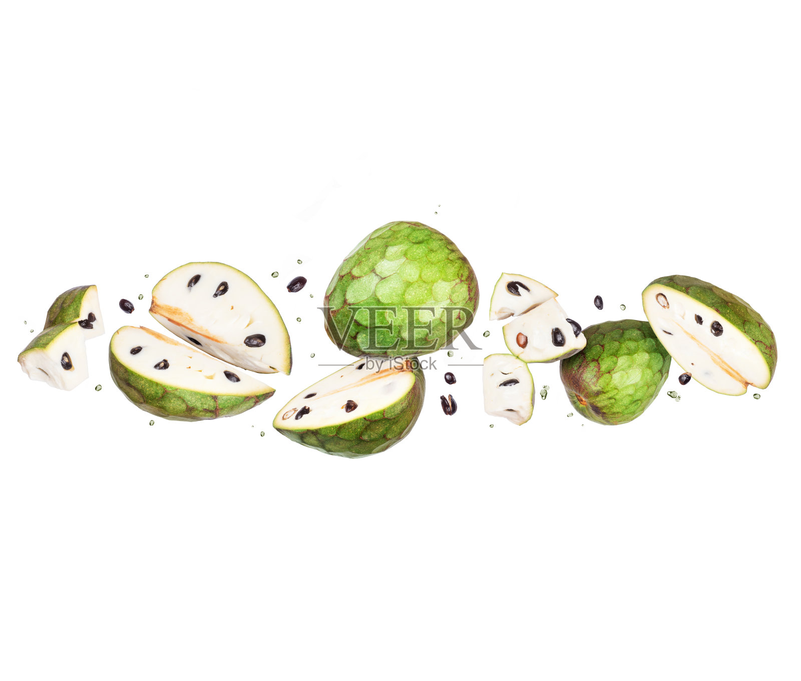 切片成熟的番荔枝在空气中，孤立在一个白色的背景插画图片素材
