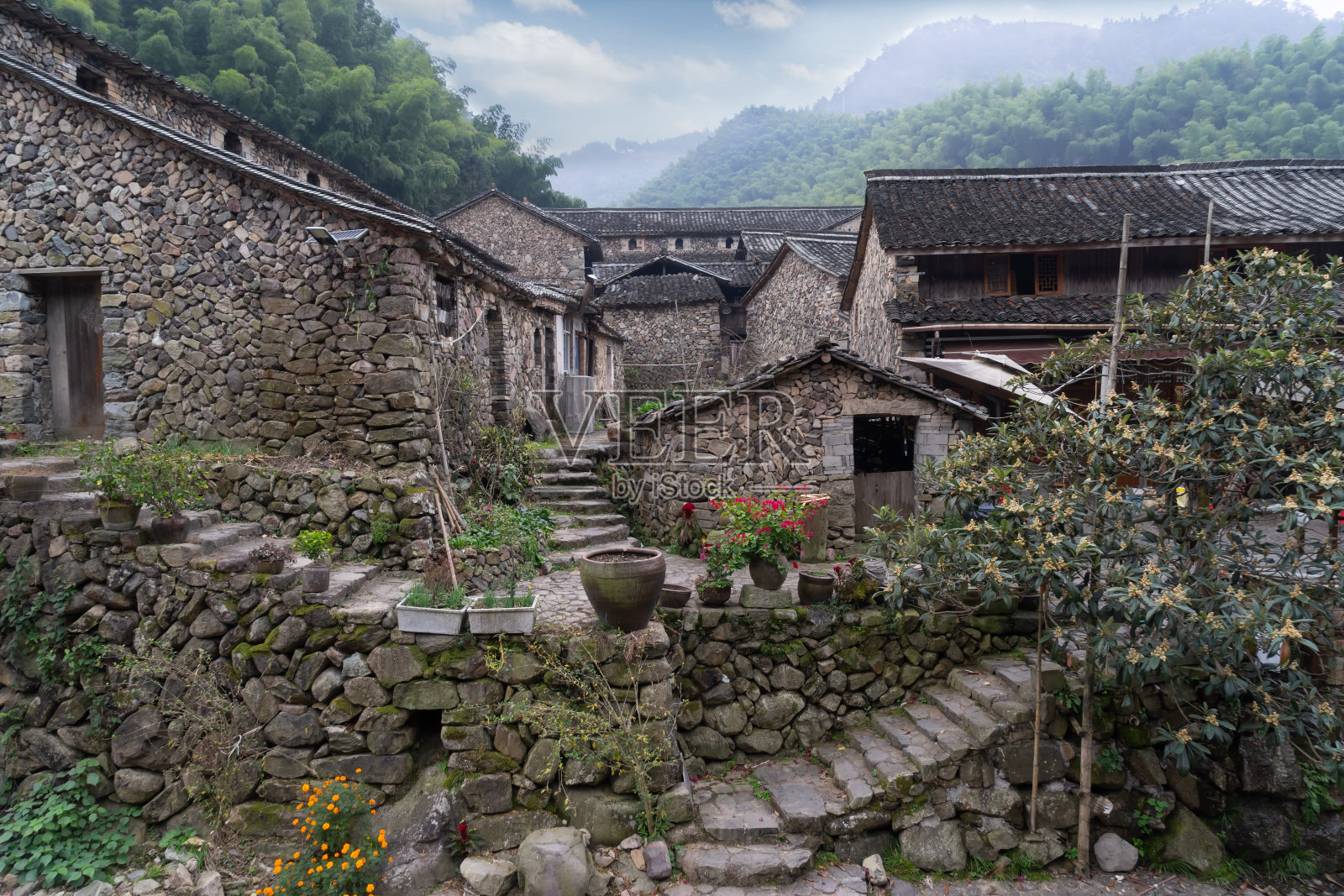 房子是在中国浙江省用石头建造的照片摄影图片