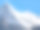 雪山顶，蓝天背景。素材图片